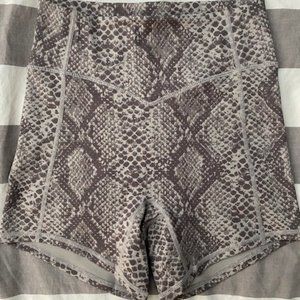 The Ascend Short - Boa